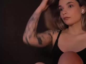 Try our girls live displays and explore the company of endless strippers, with beautiful physiques, vibrating toys and more.