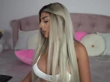 Try our girls live displays and explore the company of endless strippers, with beautiful physiques, vibrating toys and more.