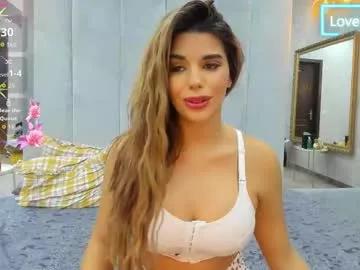 Try our girls live displays and explore the company of endless strippers, with beautiful physiques, vibrating toys and more.