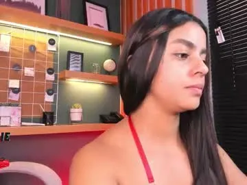 bella_walker_ — Twerking  [42 tokens left] I love being treated tenderly but at the same time being fucked hard   #18 #bigass #cum #c2c #daddysgirl