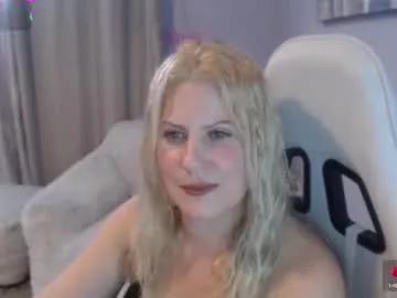 Try our girls live displays and explore the company of endless strippers, with beautiful physiques, vibrating toys and more.