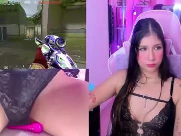 Try our girls live displays and explore the company of endless strippers, with beautiful physiques, vibrating toys and more.