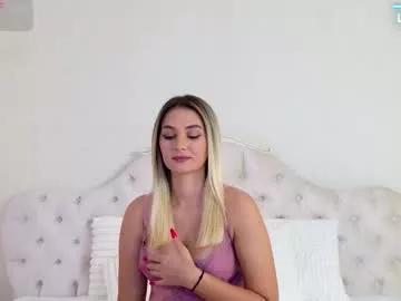 Try our girls live displays and explore the company of endless strippers, with beautiful physiques, vibrating toys and more.