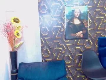 Try our girls live displays and explore the company of endless strippers, with beautiful physiques, vibrating toys and more.
