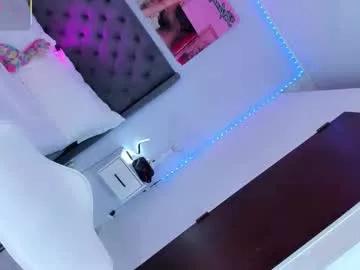 Try our girls live displays and explore the company of endless strippers, with beautiful physiques, vibrating toys and more.