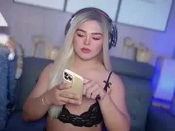 Try our girls live displays and explore the company of endless strippers, with beautiful physiques, vibrating toys and more.