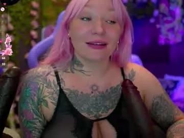 Try our girls live displays and explore the company of endless strippers, with beautiful physiques, vibrating toys and more.