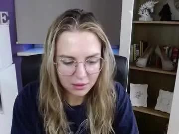 Try our girls live displays and explore the company of endless strippers, with beautiful physiques, vibrating toys and more.