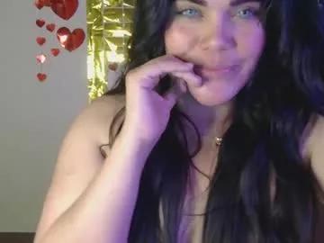 Try our girls live displays and explore the company of endless strippers, with beautiful physiques, vibrating toys and more.