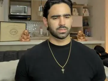 bradleymartin7 — Bradleymartin7's room #hairy #lovense #muscle #bigcock #pvt