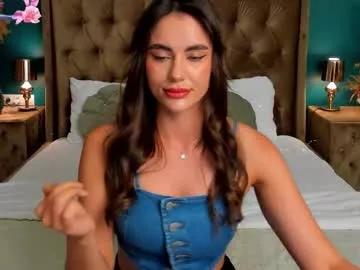 Try our girls live displays and explore the company of endless strippers, with beautiful physiques, vibrating toys and more.