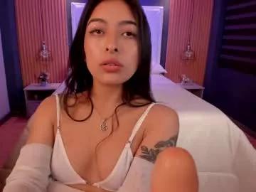 Try our girls live displays and explore the company of endless strippers, with beautiful physiques, vibrating toys and more.