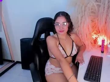 Try our girls live displays and explore the company of endless strippers, with beautiful physiques, vibrating toys and more.