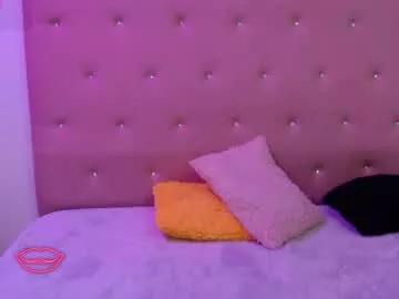 Try our girls live displays and explore the company of endless strippers, with beautiful physiques, vibrating toys and more.
