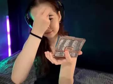 Try our girls live displays and explore the company of endless strippers, with beautiful physiques, vibrating toys and more.