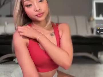 Try our girls live displays and explore the company of endless strippers, with beautiful physiques, vibrating toys and more.