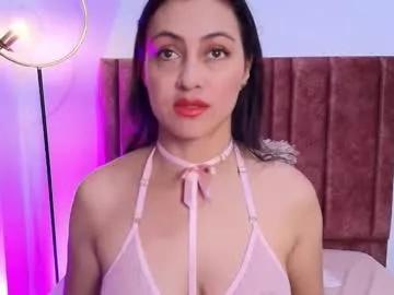 Try our girls live displays and explore the company of endless strippers, with beautiful physiques, vibrating toys and more.