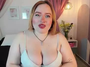 Try our girls live displays and explore the company of endless strippers, with beautiful physiques, vibrating toys and more.