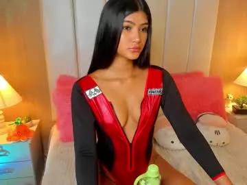 Try our girls live displays and explore the company of endless strippers, with beautiful physiques, vibrating toys and more.