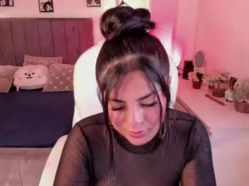 Try our girls live displays and explore the company of endless strippers, with beautiful physiques, vibrating toys and more.