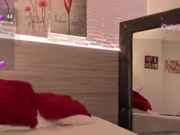 Try our girls live displays and explore the company of endless strippers, with beautiful physiques, vibrating toys and more.