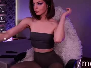 Try our girls live displays and explore the company of endless strippers, with beautiful physiques, vibrating toys and more.
