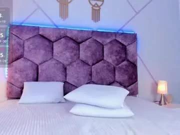 Try our girls live displays and explore the company of endless strippers, with beautiful physiques, vibrating toys and more.