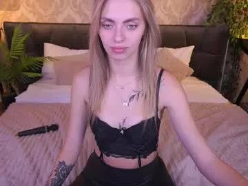Try our girls live displays and explore the company of endless strippers, with beautiful physiques, vibrating toys and more.