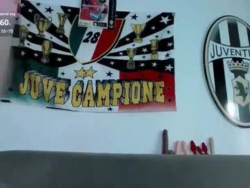 Try our girls live displays and explore the company of endless strippers, with beautiful physiques, vibrating toys and more.