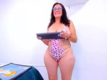 Try our girls live displays and explore the company of endless strippers, with beautiful physiques, vibrating toys and more.