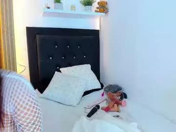 Try our girls live displays and explore the company of endless strippers, with beautiful physiques, vibrating toys and more.