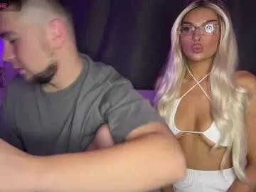 Try our girls live displays and explore the company of endless strippers, with beautiful physiques, vibrating toys and more.