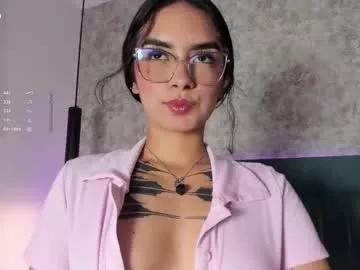 Try our girls live displays and explore the company of endless strippers, with beautiful physiques, vibrating toys and more.