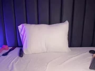 Try our girls live displays and explore the company of endless strippers, with beautiful physiques, vibrating toys and more.