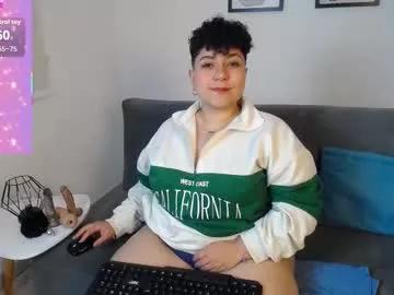 curly_cam_queen from Chaturbate is Freechat