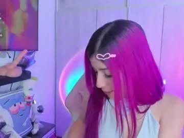 Try our girls live displays and explore the company of endless strippers, with beautiful physiques, vibrating toys and more.