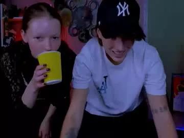 Try our girls live displays and explore the company of endless strippers, with beautiful physiques, vibrating toys and more.