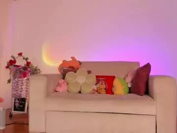 Try our girls live displays and explore the company of endless strippers, with beautiful physiques, vibrating toys and more.