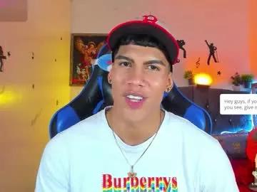 Try our girls live displays and explore the company of endless strippers, with beautiful physiques, vibrating toys and more.