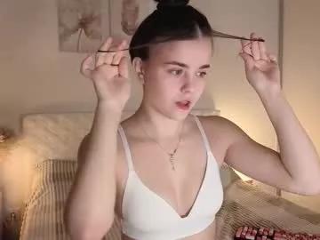 Try our girls live displays and explore the company of endless strippers, with beautiful physiques, vibrating toys and more.