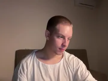 danila_trezzini — Goal: show dick #bigcock #muscle #young #twink #uncut - Next Goal: flex muscles