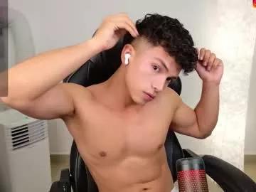 Try our girls live displays and explore the company of endless strippers, with beautiful physiques, vibrating toys and more.