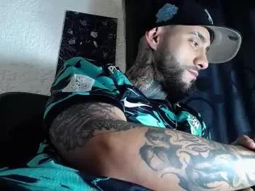 Try our girls live displays and explore the company of endless strippers, with beautiful physiques, vibrating toys and more.