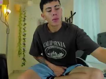 Try our girls live displays and explore the company of endless strippers, with beautiful physiques, vibrating toys and more.