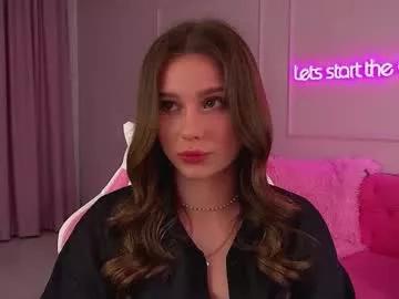 Try our girls live displays and explore the company of endless strippers, with beautiful physiques, vibrating toys and more.