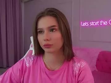 Try our girls live displays and explore the company of endless strippers, with beautiful physiques, vibrating toys and more.