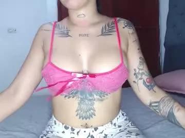 Try our girls live displays and explore the company of endless strippers, with beautiful physiques, vibrating toys and more.