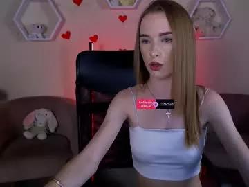 Try our girls live displays and explore the company of endless strippers, with beautiful physiques, vibrating toys and more.