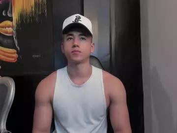 Try our girls live displays and explore the company of endless strippers, with beautiful physiques, vibrating toys and more.