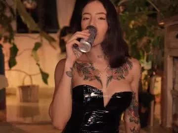effylowell_ from Chaturbate